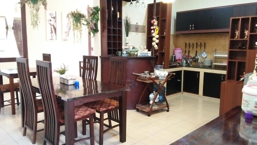 Roemah Canting Homestay Yogyakarta Eksteriør bilde